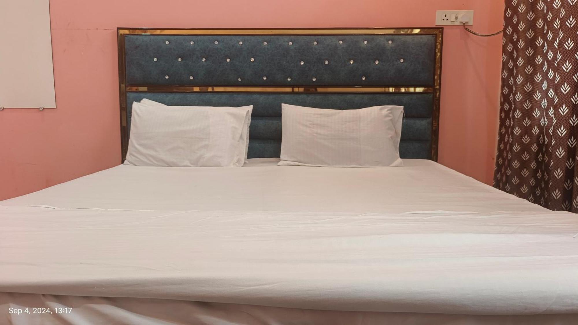 Bed & Breakfast And Cafe Varanasi