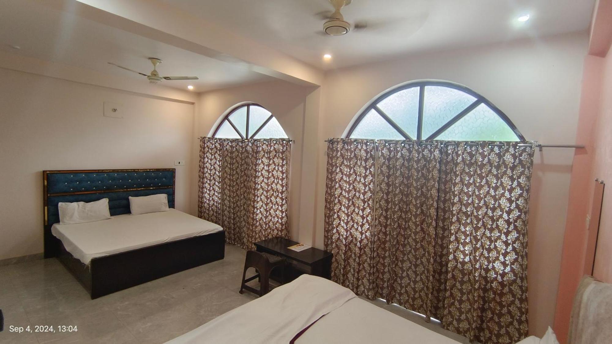 And Cafe Bed & Breakfast Varanasi